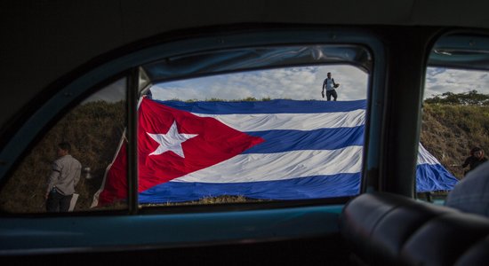 Elektroapgādes problēmas un pārtikas trūkums izraisa protestus Kubā