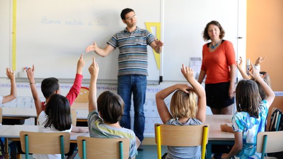 skola klase skolēni tāfele skolotājs