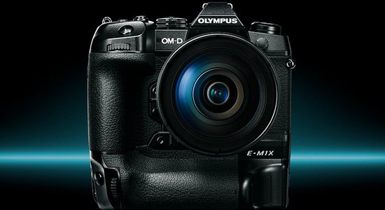 'Olympus' savas 100 gades svinības sāk ar vērienu – 3000 eiro vērtu fotokameru