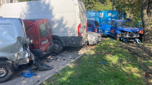 Koplietošanas auto sadursme Ganību dambī - 1