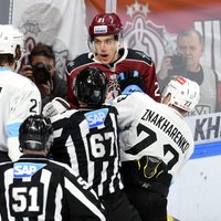 Rīgas 'Dinamo' pastarīšu duelī nostabilizējas pēdējā vietā KHL