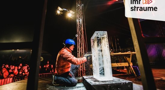 Starptautiskā Ledus skulptūru festivāla paraugdemonstrējumi. Tiešraide beigusies