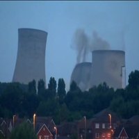 Video: Lielbritānijā uzspridzina spēkstaciju