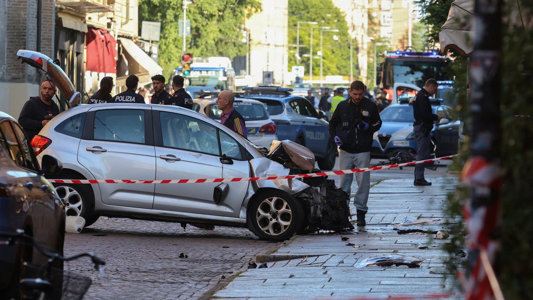Itālijā automašīnai ietriecoties gājējos, astoņi ievainotie