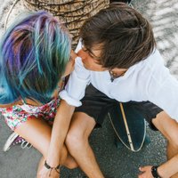 Pusaudža pirmā mīlestība: kas vecākiem jāzina par jauniešu attiecībām 21. gadsimtā