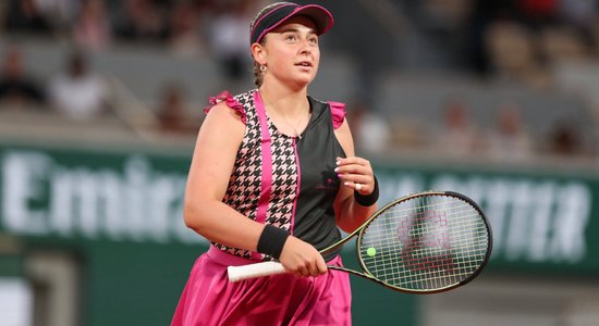 Ostapenko rangā pozīciju nemaina, Semeņistaja turpina labot karjeras rekordus