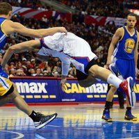 Biedriņš NBA spēlē ātri sapelna piezīmes; 'Warriors' zaudē