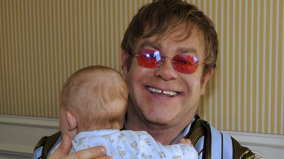 Elton John ar bernu