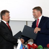 Латвия и Россия договорились о грузовых перевозках; до конца года состоится встреча историков обеих стран