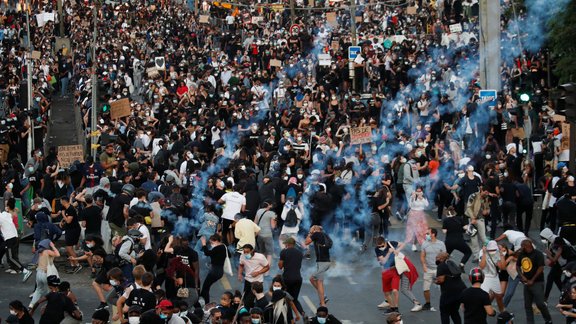 Protests Parīzē pret melnādaina vīrieša nāvi 2016.g. - 5