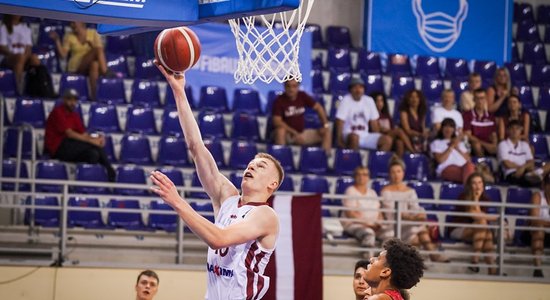 Latvijas U-20 basketbolisti EČ B divīzijā noslēdz sestajā vietā