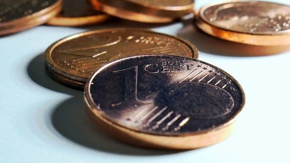 Nākotnē pensionāriem valsts no pensiju 1. līmeņa varēs izmaksāt vien aptuveni 25% no pēdējās algas, lēš eksperts
