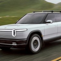 "Tesla" konkurents "Rivian" piesaistījis miljardus, lai ražotu lētākus elektroauto