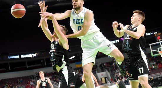 'Ogres' basketbolisti uzvar Igaunijas čempionus