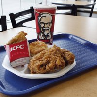 Rīgā plāno atvērt 'Kentucky Fried Chicken' un 'Pizza Hut' ēstuves