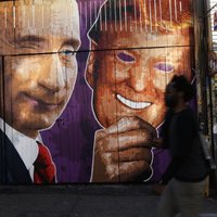 Maskas un Putins kā gādīgais tēvs – mākslinieki ASV izsmej valstu līderus