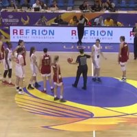 Video: Samulsums basketbola laukumā – apjūk tiesneši un spēlētājas