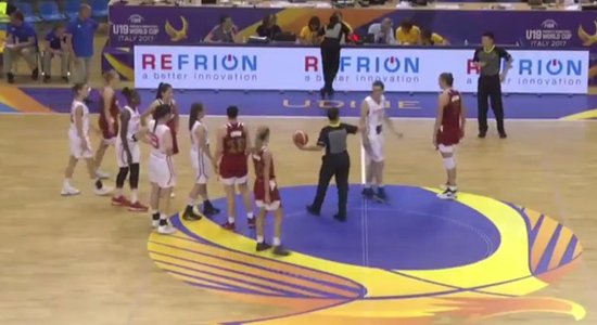 Video: Samulsums basketbola laukumā – apjūk tiesneši un spēlētājas
