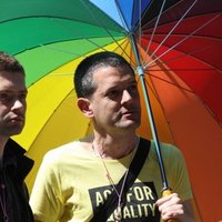Голландские геи просят пустить их на стадион