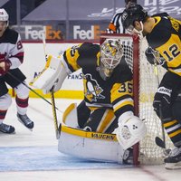 'Penguins' bez Bļugera vēlreiz zaudē divīzijas pastarīšiem 'Devils'