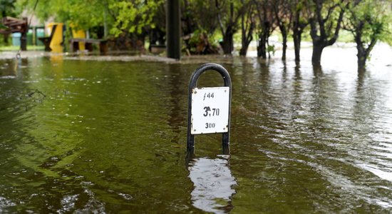 Jūlija lietavu un vētras radīto zaudējumu segšanai pašvaldībām piešķirs nepilnus 2,6 miljonus eiro