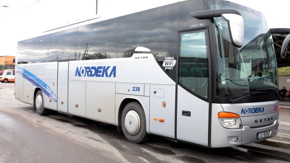 Arodbiedrība: 'Nordeka' autobusa vadītāji turpina streiku un pirmdien piketēs