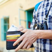 Pieci padomi pārdomātai kredītkaršu izmantošanai pirmssvētku laikā