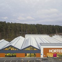 В Риге открывают первый в Латвии садовый центр Hortes