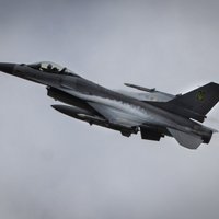 Vēsturisks rekords: Ukraiņu pilots ar F-16 vienā lidojumā notriecis sešas raķetes