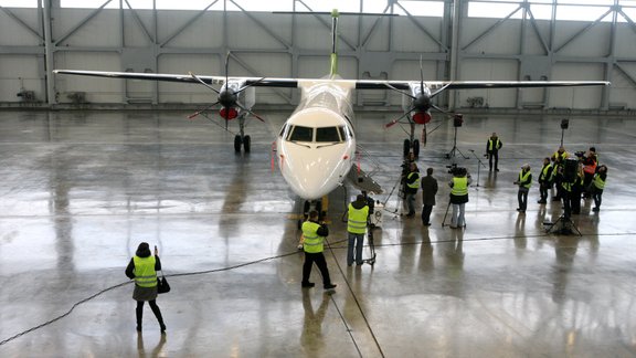 "airBaltic" iepazīstina ar jauno "Bombardier" lidmašīnu. - 35