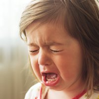 Kāpēc bērnam noteikti jāļauj raudāt