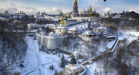 Власти обязали "московскую" церковь выехать из Киево-Печерской лавры. Она отказывается. Что будет дальше?