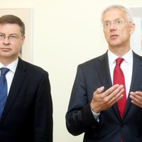 Dombrovskis arī turpmāk EK vēlas strādāt ar ekonomikas un finanšu jautājumiem