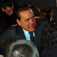 У палаты Берлускони задержан еще один псих