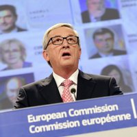 Junkers: ES būtu jāspēj uzņemt divus miljonus bēgļu