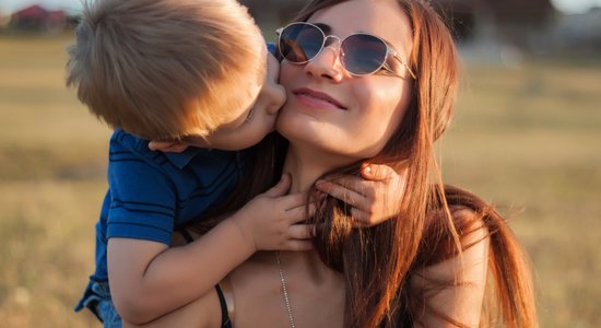 Edipa komplekss bez liekiem konfliktiem: mīti un patiesība par bērna iemīlēšanos vecākos