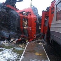 Maskavas apkaimē nozog elektrovilcienu un iekuļas avārijā