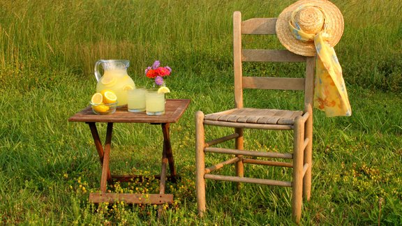 ūdens apelsīni galds vasara  tveice limonāde labības lauks jūlijs augusts