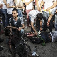 Turcijā sprādzienos kurdu partijas mītiņā nogalināti divi cilvēki