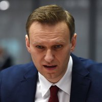 Испытательный срок Навальному по делу "Кировлеса" продлили на год