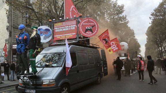 Francijā kārtējie protesti pret Makrona reformām - 1