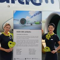ФОТО: airBaltic представила самолеты Airbus A220-300 на авиашоу в Фарнборо
