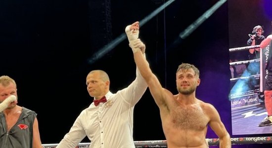 Латвийский боксер нокаутом выиграл пояс чемпиона Европы по версии WBA