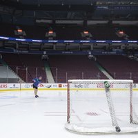 'Canucks' komandā ar Covid-19 saslimis 21 hokejists; pārceltas sešas kluba spēles