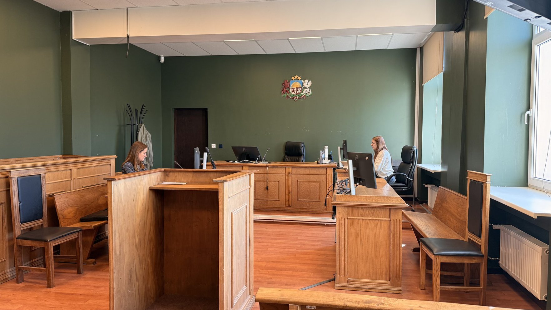 Izskatīja astoņās minūtēs. Tiesa uz mēnesi aptur partijas 