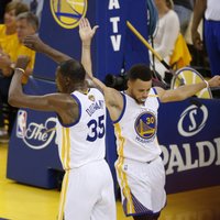 'Warriors' panāk izšķirošo spēli NBA Rietumu konferences finālsērijā