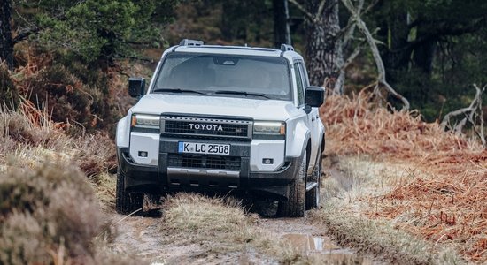 Latvijā ieradies jaunais "Toyota Land Cruiser" apvidnieks