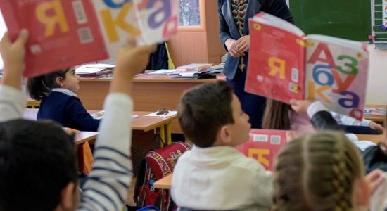 Nacionāla mēroga plāna nav – kas trīs gados aizstās 1200 krievu valodas pedagogus?