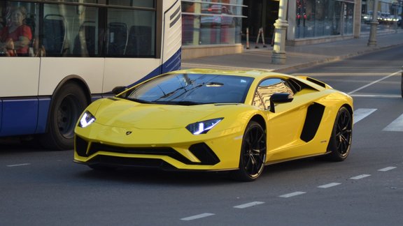 Lamborghini Aventador S