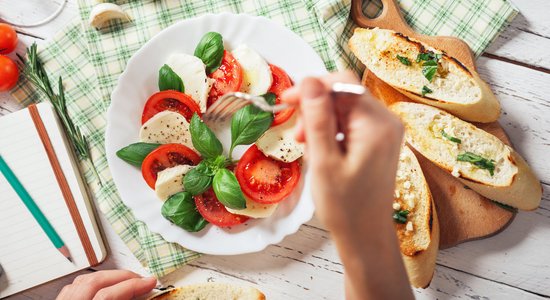 Ja visēdājs kļūst par veģetārieti: produkti, kas jāiekļauj ēdienkartē